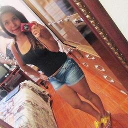Eu sou uma menina legal mais que não força simpatia gosta de mim gosta não gosto foda-se  !! Pois nem jesus cristo agrado a todos :))