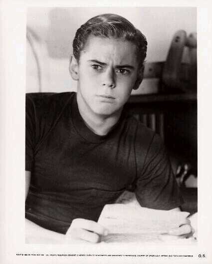 Yer average kid greaser. @PrettyLilGrease is my beautiful girlfriend. @OuttaTownGrease is my tuff sister.