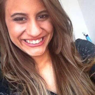 Não sei amar pela metade, não sei viver de mentiras, não sei voar com os pés no chão. Sou sempre eu mesma, mas com certeza não serei a mesma para sempre!