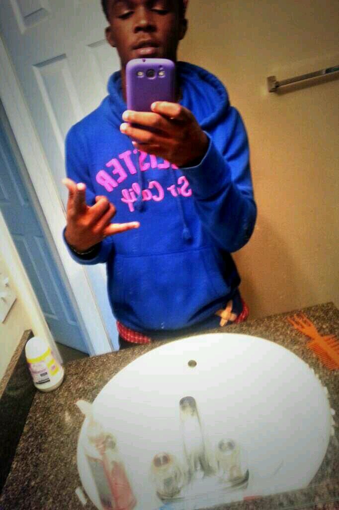 Yung Rixh Nigka Shxt Man ! East $ ide BomPton MxB Piru !
