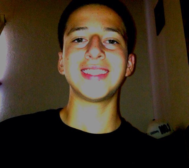 Young and Im gettin it  iHOOP #Ballislife follow on instagram @ErikBe_Ballin23 follow!!! Living life like a movie