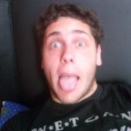 maximalek's profile picture. Me la doy de rock nacional, pero lo que más me gusta es uruguayo.