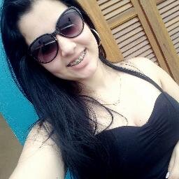 Quanto mais sorrir com amor, mais a vida se mostra disposta a lhe beneficiar (...) 19 anos, gaúcha, gremista e mulher do @igoor_fraga, mas antes de tudo FELIZ !