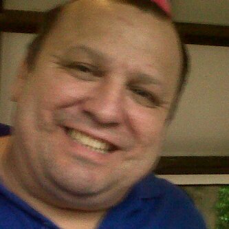 Abogado en el libre ejercicio de la profesión, social democrata, padre de 2 princesas, abuelo de 2 criaturos, hermanos de 6 CDMAY y viudo de una mujé hermosa..