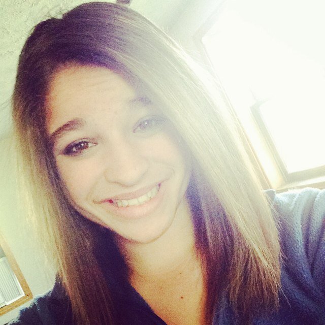 I LOVE YOUTUBERS, BANDS, AND UM YEAH. 14 Freshman follow (: