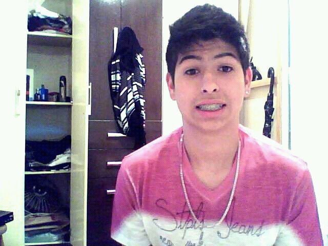 Quem muito te critica, no fundo te adimira..^