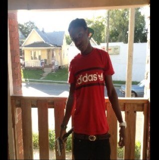 .. Disrespect the glo ! .. you know we gotta line you up  ! .. chilling counting ! .. smoking on that loud !  that's why im stuck up !