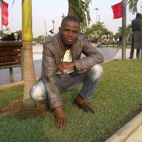 Hamilton Neto nasceu na província de Malanje (Angola), terminou a sua formação secundária em 2008. Actualmente é trabalhardor e estudante do ensino superior...