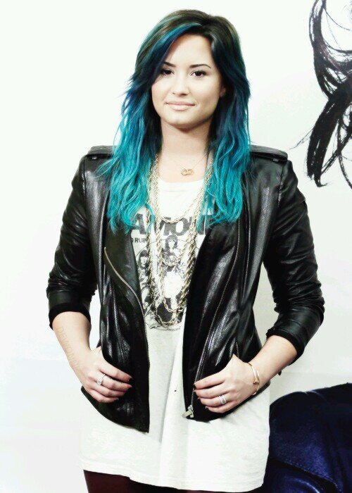 @officialnilay'in Yedek Hesabıdır. ♥ |#Belieber #Lovatic #BeyHive #Selenator #Heartbeat #Zswagger #Arianator #Parawhore #Gleek| SBSV,GB,BAH |