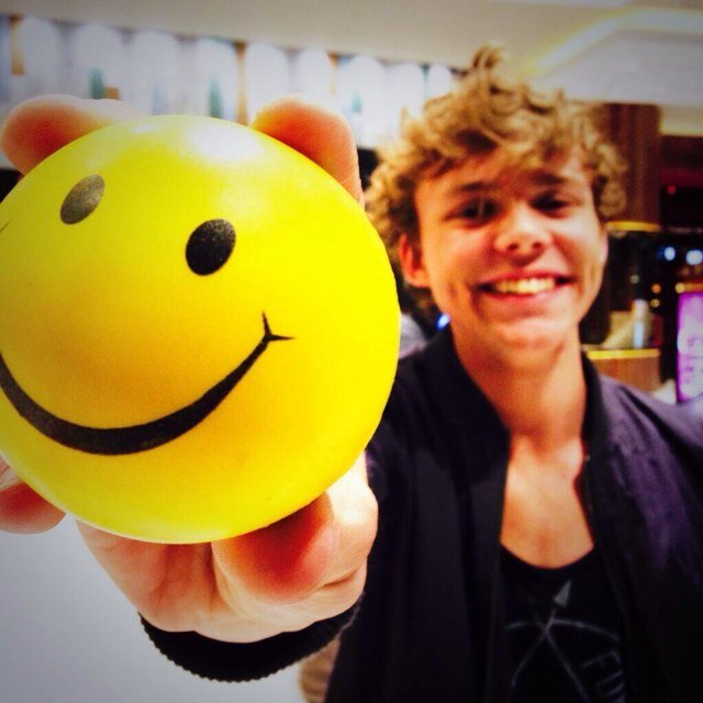 Congrats on your Ashton follow 
{ @happinessirwin }