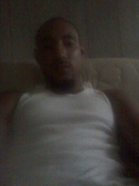 we gettin money ova here...Lets all get faded an party...ALL DA GIRLS FOLLOW ME!!!