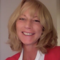 Expert in interpersonal communication and building relationships, yoga industry advisor, here to serve you!