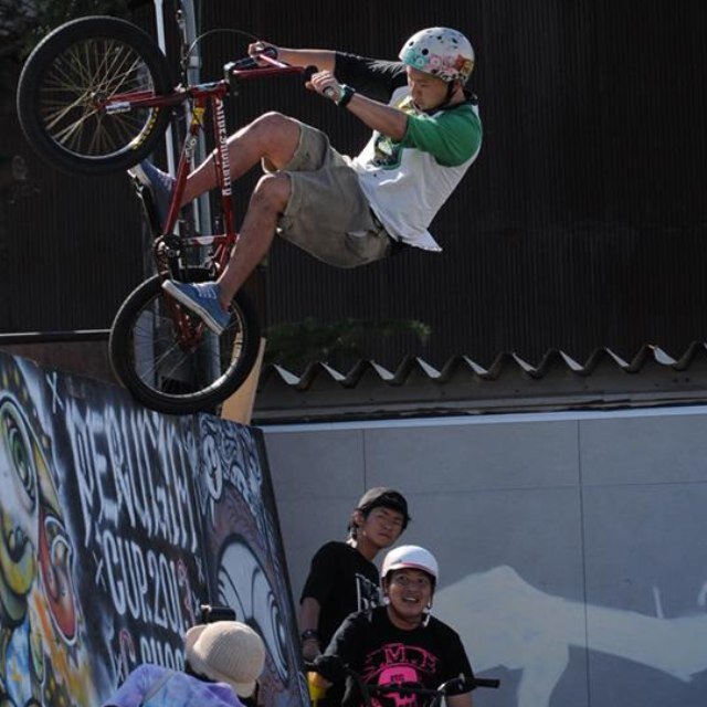 BASHIです!!! BMX乗ったり、 ビール飲んだり、 ハンバーガー焼いたり、 ハンバーガー食べたり、 するのが大好きです!!! perugia cup/murasaki park tokyo/kinouchi cycle/magical mosh misfits/BASHI BURGER CHANCE
