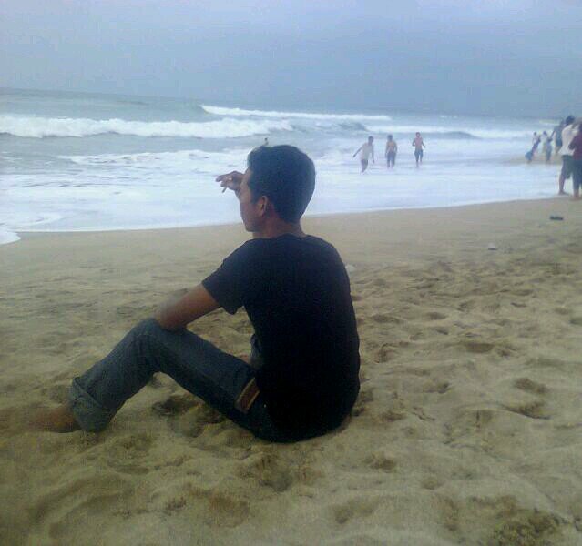 _ Kαdαng, orαng yαng kαmu remehkαn αdαlαh orαng yαng sαngαt menyαyαngi kαmu...