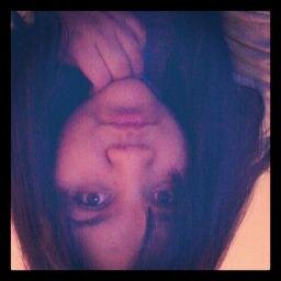 tengo 19 añoss  me encanta la musicaaa y soy Happy