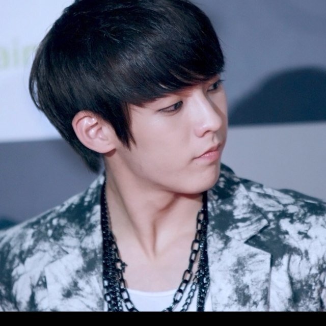 ไม่รู้จักผมไม่เป็นไร รู้แค่ว่าผมหล่อก็พอ ที่เหลือค่อยๆเรียนรู้กันไปผมไม่รีบครับ คุยกันก่อนได้ฮะ ;3 คุยฟรีไม่คิดตัง นานๆเข้าที แฟมผม:ⓐⓑⓢⓞⓛⓤⓣⓔ★
