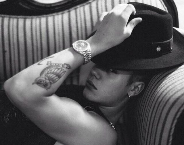 Can I get a HOLLA from my fellow beliebers?