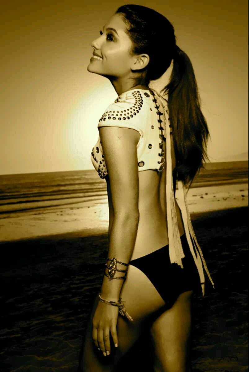 I-im A-ariana , I'm a slave...../unowned {Bisexual/single/rp}