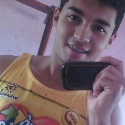 ' 18 anos , estudante . torcedor do @americafcnatal , leonino & feliz  com m. jess *-* (...)