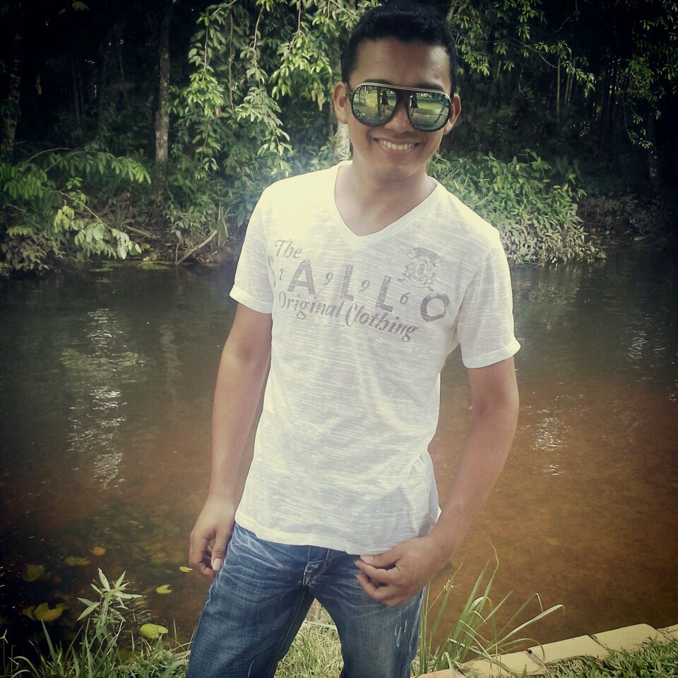 °○▪ gosto de pessoas que me fazem sorrir.....   http://t.co/20iRGDyhB5
