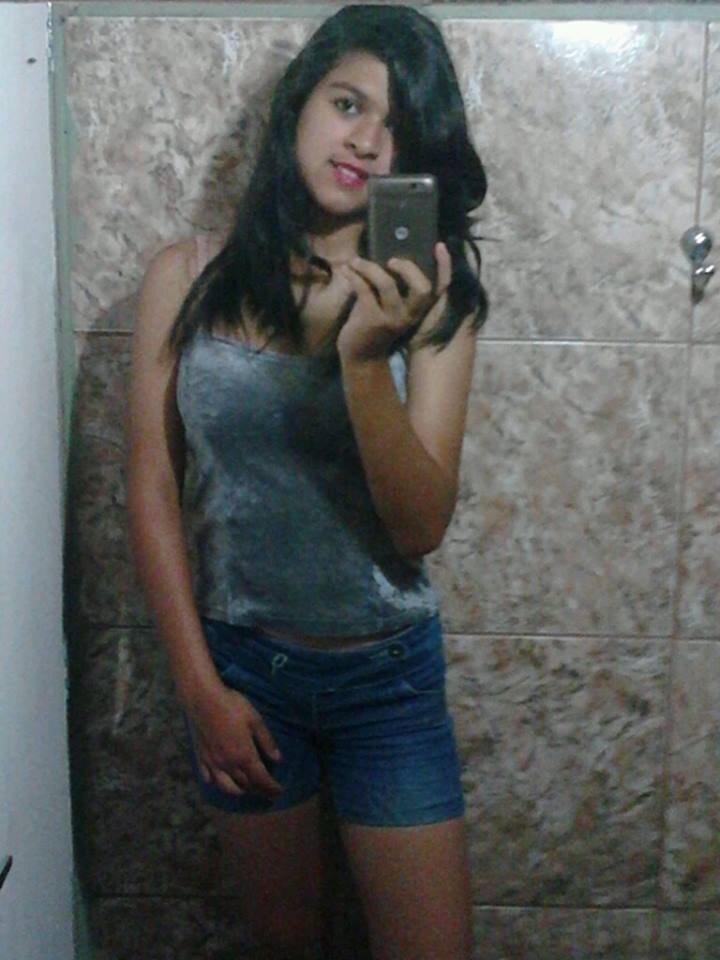 Amo futebol, pizza e cantar...