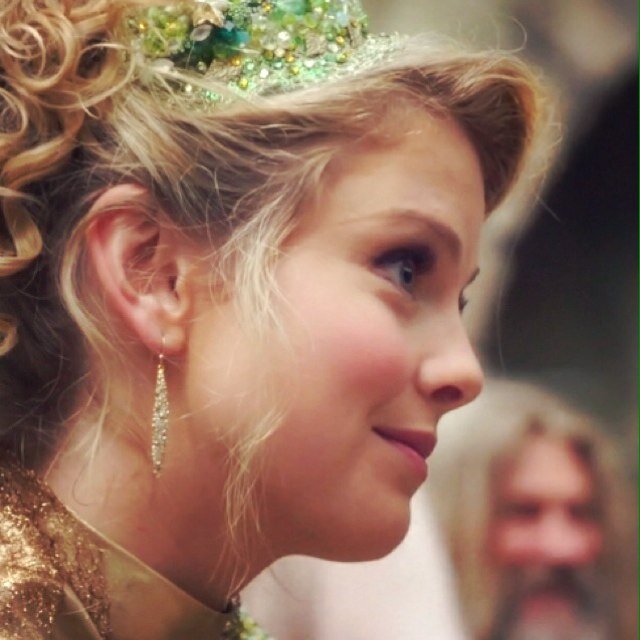You can take my pixiedust but you can't take my swag. Queen of cute. #OnceUponATime parody, always open to RP. #1 fan of @imrosemciver