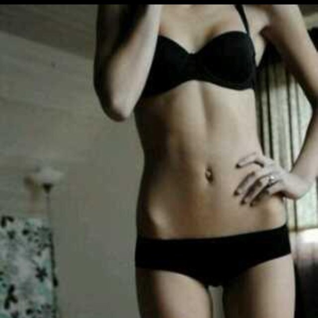 hi my names millie why carnt i be skinny and pretty im just fucked up and alone i self harm and just worthless