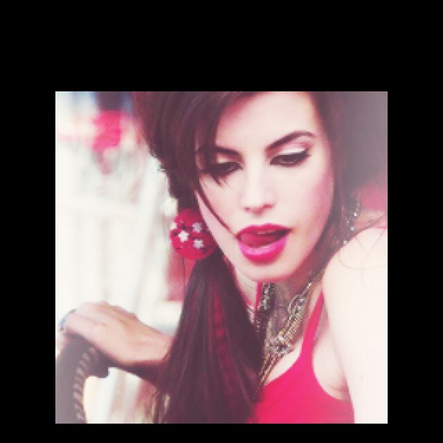Helpful, loyal, witty, and protective. The Werewolf of Storybrooke. #MultiVerse #Single #OUAT ((MV 21+))