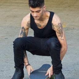Heeey! Go follow @spooningmalik if I gave you a free follow. :) x