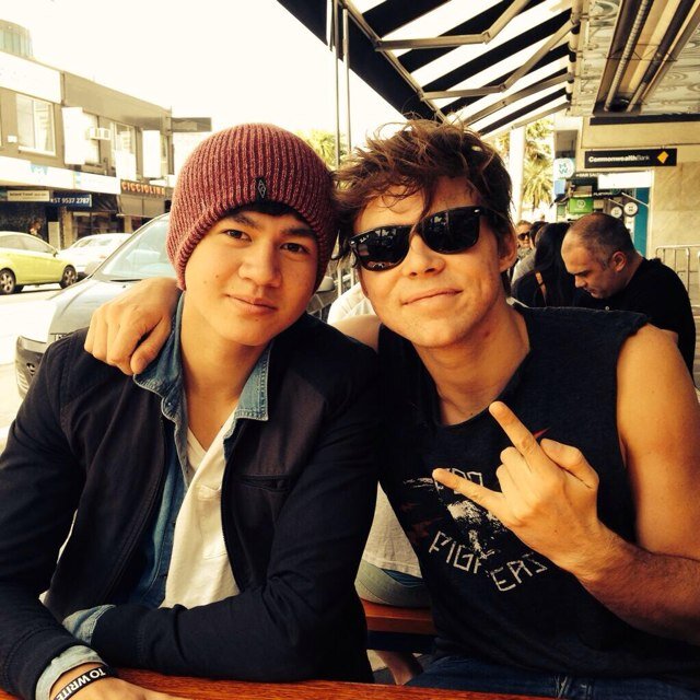 Chin up beautiful! Your fav loves you, your perfect :) -@5secsofsarahh