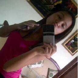 Soy amante al chocolate Mi pasión es bailas  y bla,bla, bla, Amo a mis padres me gusta mucho divertirme a lo grande & adoro a la niña de mis ojos MARIANGEL.