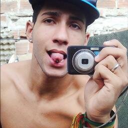 tenho a sorte de ter a mulher perfeita :$
LuaaninhaSiilva mõow amoour s2
