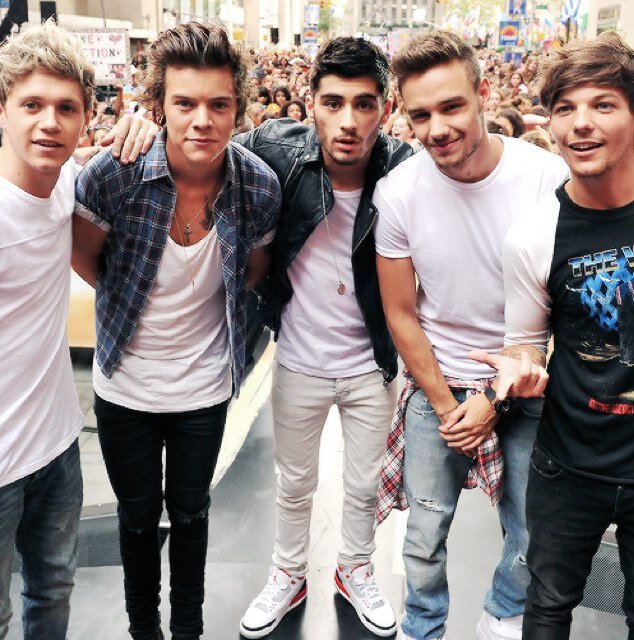 Hi! Just some encouragment from me to you. You're amazing, beautiful, and worth it, i promise. @twinklnarry