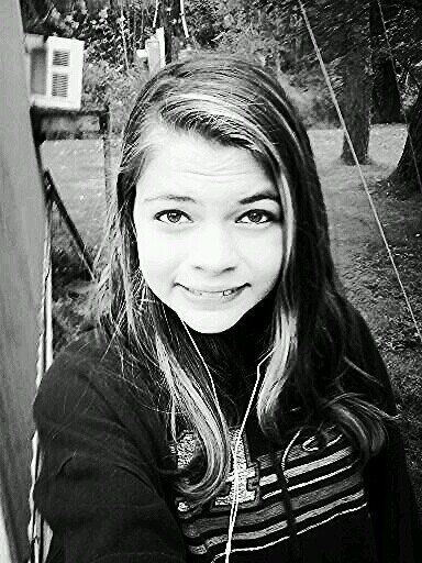 DIRECTIONER :) MAHOMIE :) i like the bands One Direction, 5SOS, Janoskians, Austin Mahone,Sleeping With Sirens. Follow me because im just so amazing! ;)