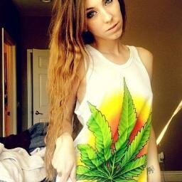 18 - Stoner Girl - Follow me ^_^