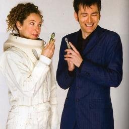 Evanescence fan loves Doctor Who, life, David Tennant, and all the other actors of Doctor Who cause their awesome! And listens Billie Piper songs into oblivion!
