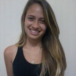 Oi , Sou a Kevila , tenho 13 anos , só libero os twittes pra quem eu conheço ! É isso , segue ? ;3