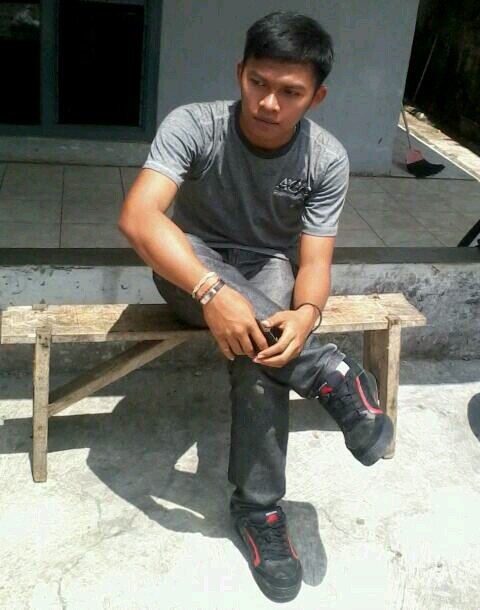 xcuzintel1828's profile picture. 