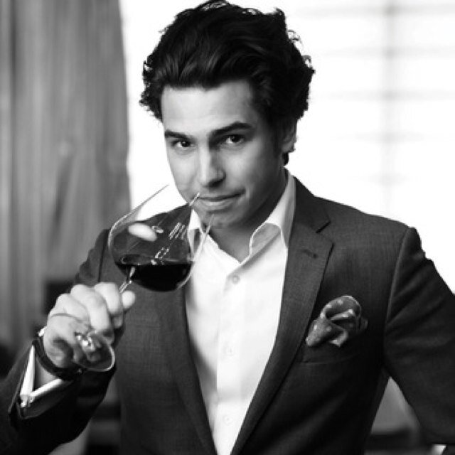 Founder of @vinnywine @empireestateflx @terrassenflx @rebouledurhone Husband to @jessicabnyc