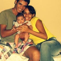 '' Enquanto Deus desenha o caminho, a gente aprende a apreciar os detalhes e a ser feliz simplismente por pertencer a Ele. ''