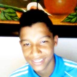 Divertido + sincero + amable + extrovertido + coqueto = me dicen My Black :P