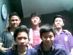 @gegagabriel @JuanNandrissaR @Jordanite14 @Marcell_willem @Fernando_tnt28 @tobi101099 @vinkelvin_23 Time Bomb Band!