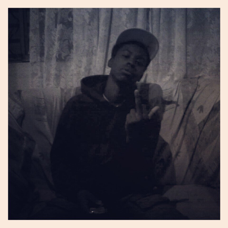Prazer... MC Negoh Tyngah, o Príncipe das novinhaaa SQNunkaaaa!!! \z u.u