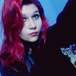 I'm the space invader, I'll be a rock 'n' rollin' bitch for you♪