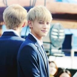 อันยอง,หนี่ฮ่าว ครับ~ ผมฮวาง จือเทาเองครับ ใครๆก็เรียกผมว่าแพนด้า ผมใจดีนะ...อยากรู้ใจดีแค่ไหนก็ฟอลแล้วเข้ามาคุยกันสิ ♥