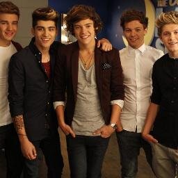 FOLLOW @Braverylouhazza and @ZaynAkaAnAngel !! They follow back!!