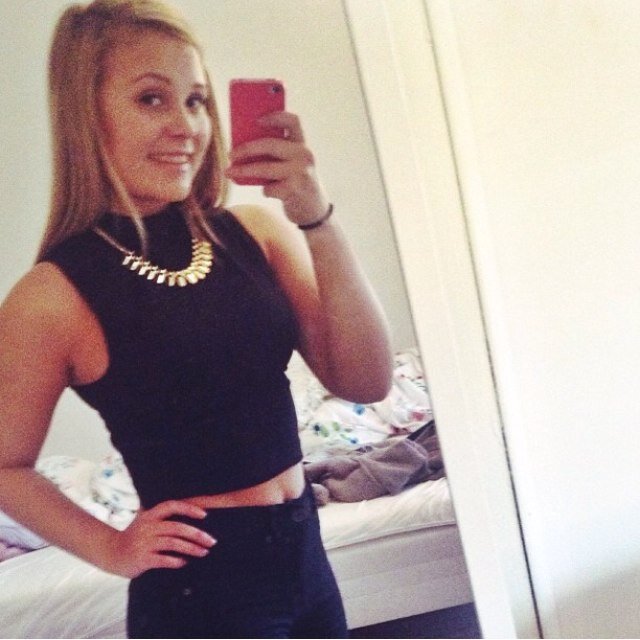 Hello! I'm Maria I'm from London and I'm 19.. Follow my Instagram; MariaSolvanng