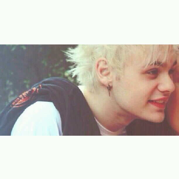 please follow @cliffordonkey :)
