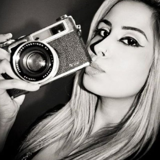 Esse FC é uma forma de agradecer a Deus por ele ter nos presenteado com essa DIVA tão especial e que nos faz tão bem *-* Rê, sua liiiinda .   Bia,Sté,Rai,Leh!