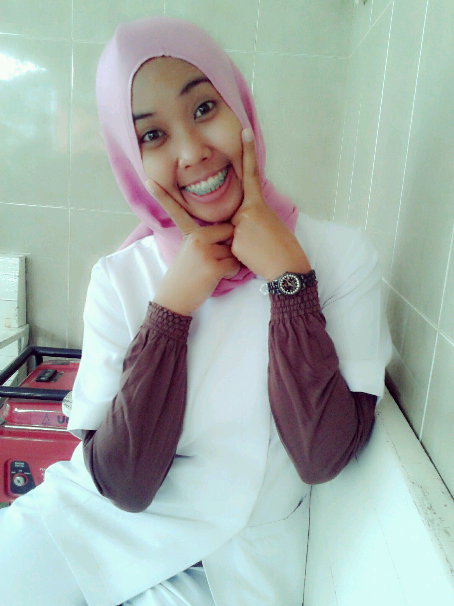 simple is my life.
i want to be a person who is young,creatif and many more,keep spirit nyak ;)